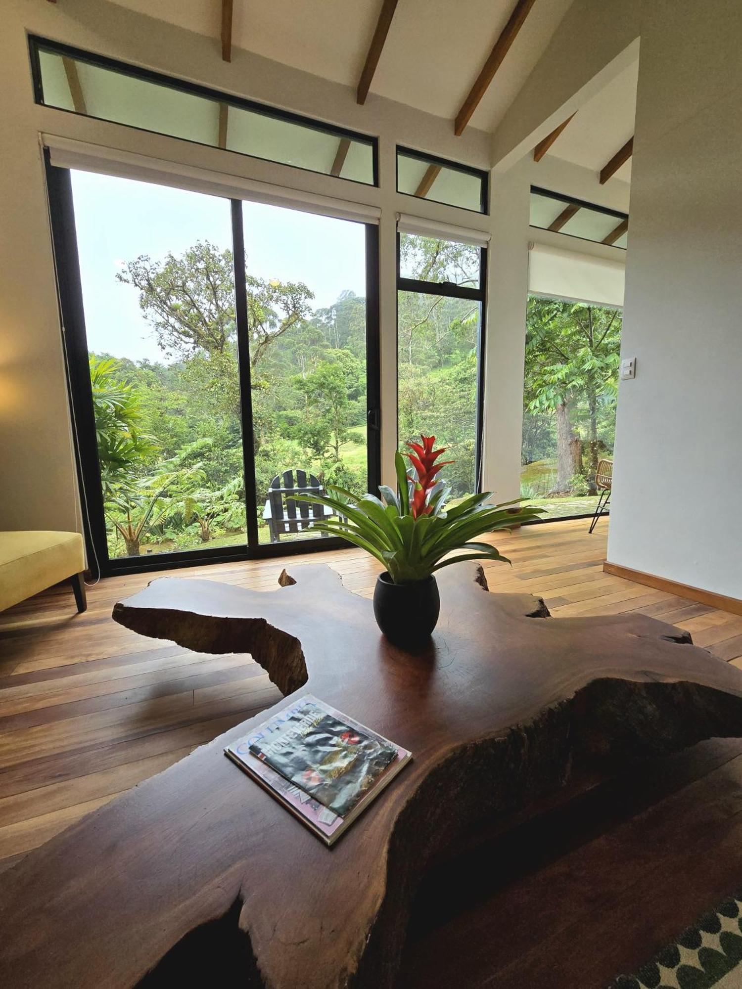 Casa Mia, Near Main Attractions And Town! Monteverde