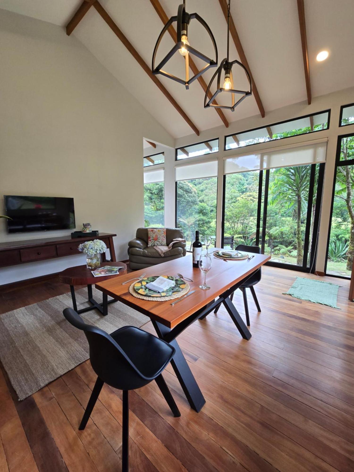 Casa Mia, Near Main Attractions And Town! Ferienhaus Monteverde